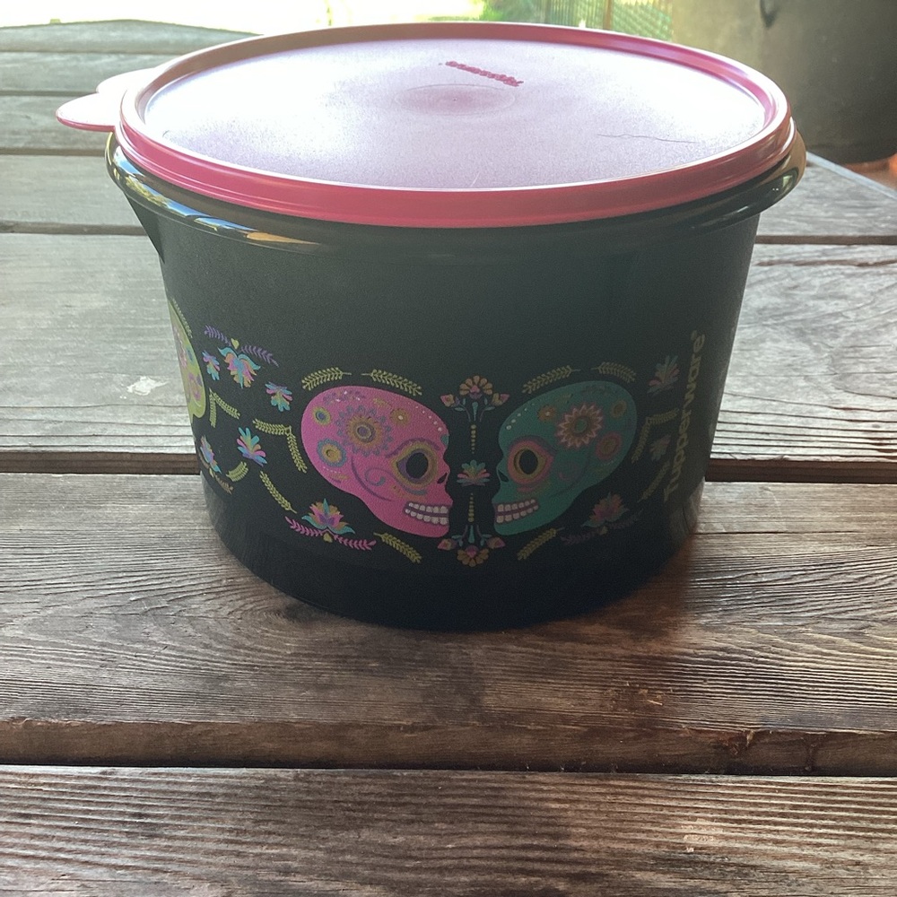 Tupperware Dia de los Muertos Canister with Carolier Handle - Picture 3 of 7